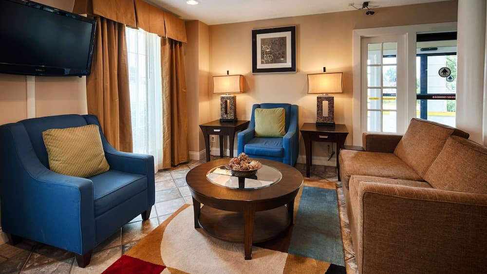 Best Western San Marcos property views in San Marcos, TX — gallery photo 3