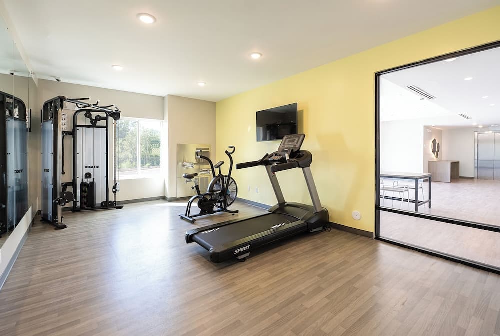 ECHO Suites Extended Stay by Wyndham Dallas Plano/Richardson gallery photo in Plano, TX — image 4