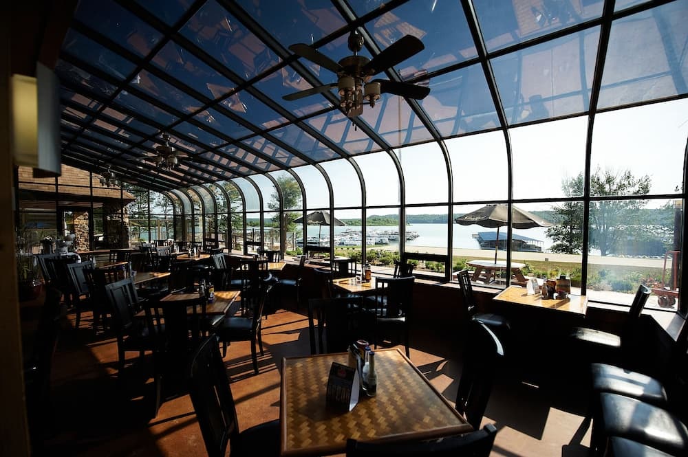 Fourwinds Lakeside Inn & Marina gallery photo in Bloomington, IN — image 42