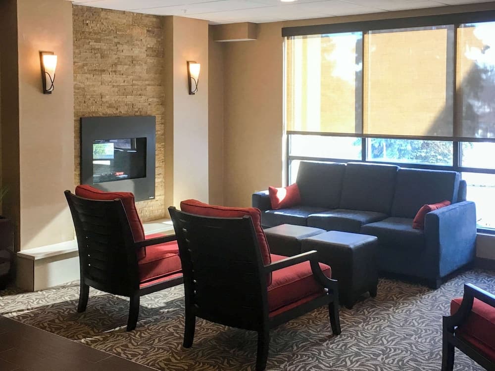 The Clocktower Hotel at Century House, an Ascend Collection Hotel property views in Cohoes, NY — gallery photo 3