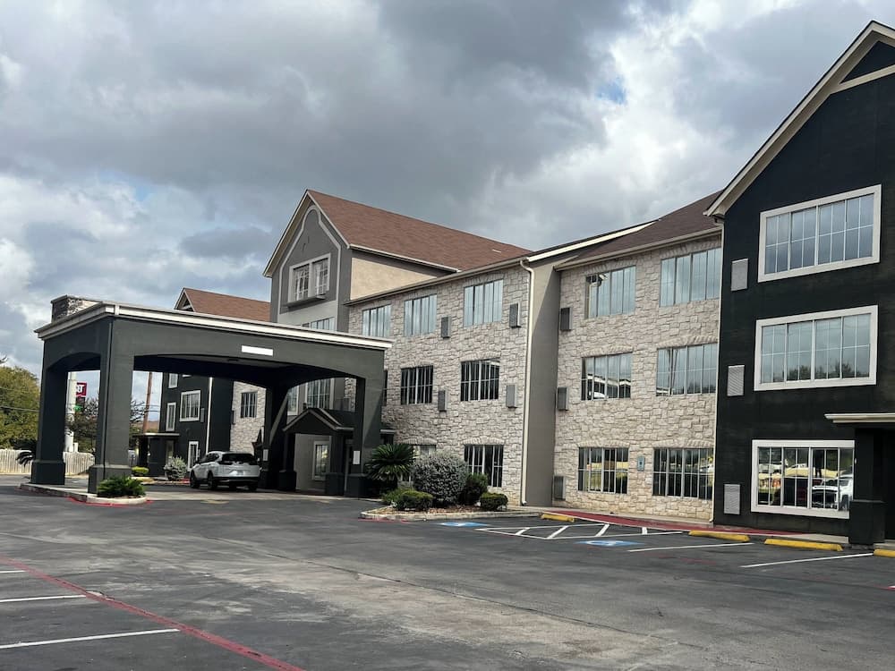 Candlewood Suites San Antonio - Fort Sam Houston property views in San Antonio, TX — gallery photo 3