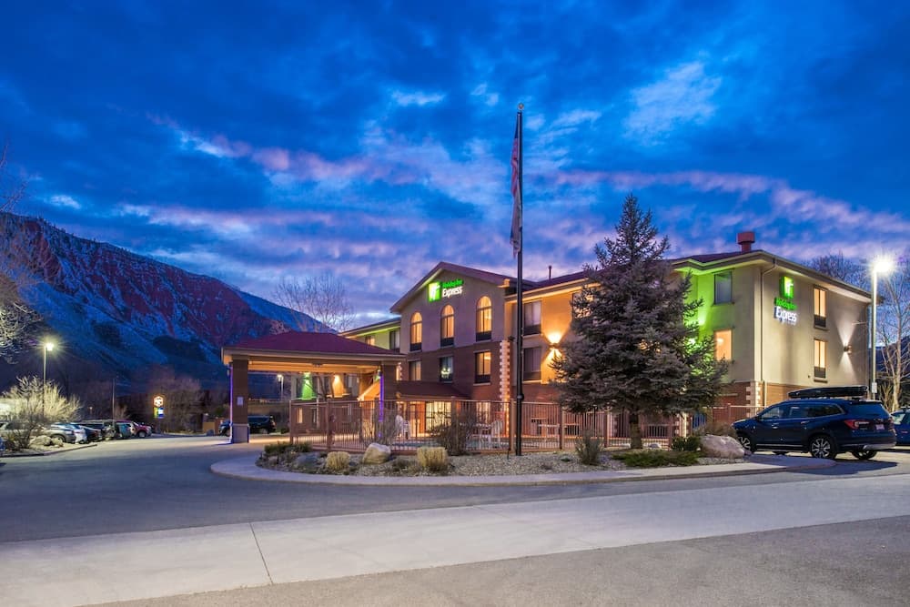 Holiday Inn Express Glenwood Springs by IHG featured exterior or lobby in Glenwood Springs, CO — similar hotel