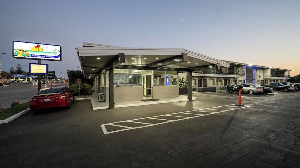 Seaside Inn & Suites property views in Santa Cruz, CA — gallery photo 3