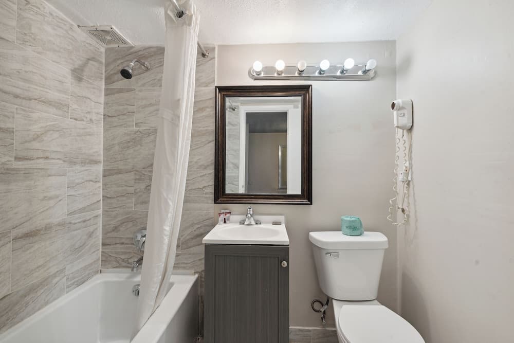 Miami Suites Hotel gallery photo in Toledo, OH — image 43