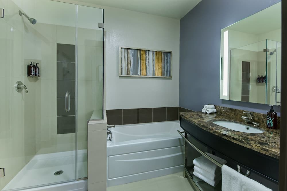 Oxford Suites Sonoma County gallery photo in Rohnert Park, CA — image 18