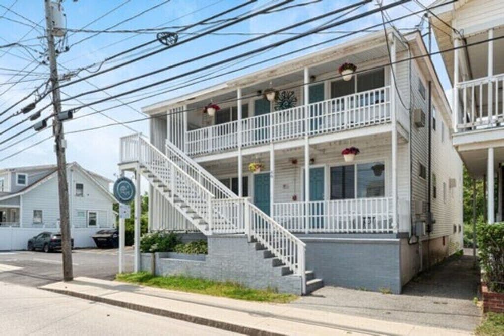 Seaside Suites featured exterior or lobby in Old Orchard Beach — similar hotel