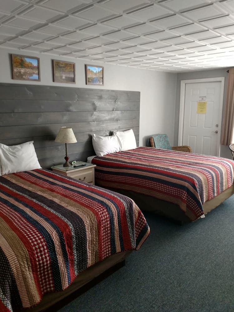 Scenic Inn of Conway interior in Conway — gallery photo 2