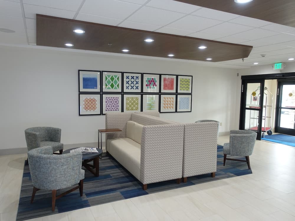 Holiday Inn Express & Suites Brentwood by IHG interior in Brentwood, CA — gallery photo 2