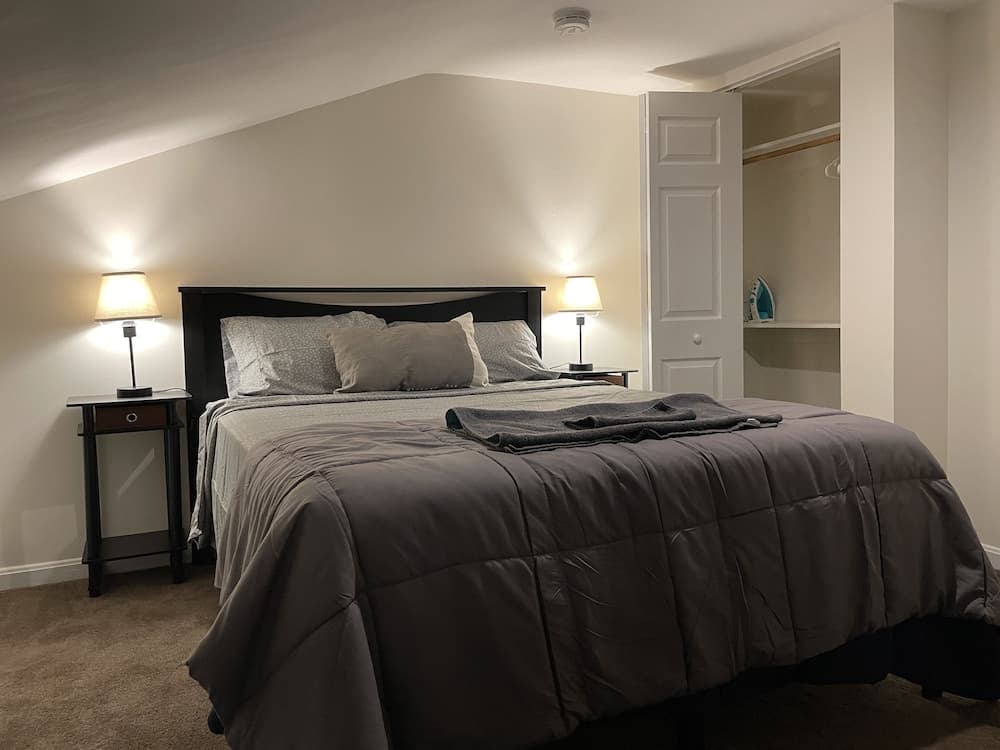 Downtown Private Rooms- Close to Topgolf property views in Baltimore, MD — gallery photo 3