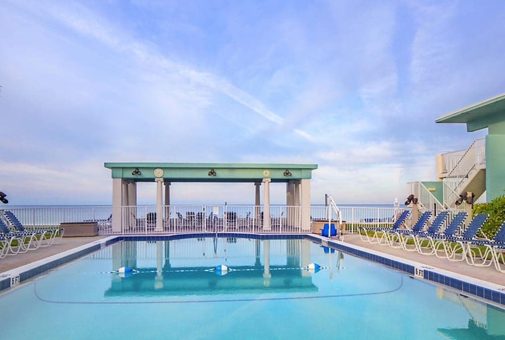 Via Roma Beach Resort property views in Bradenton Beach, FL — gallery photo 3