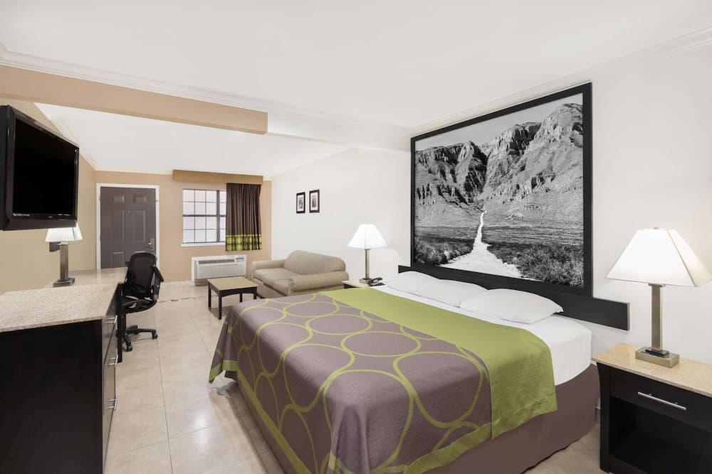 Super 8 Wyndham McAllen Downtown- City Center-Plaza Mall-Airport interior in McAllen, TX — gallery photo 2