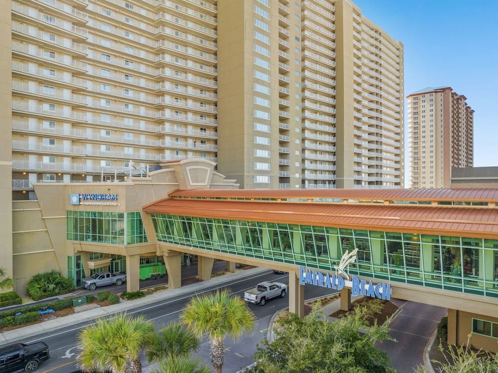 Emerald Beach Resort property views in Panama City Beach, FL — gallery photo 3