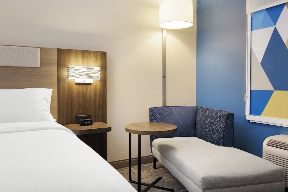 Holiday Inn Express And Suites Elgin Chicago Northwest by IHG gallery photo in Elgin, IL — image 38