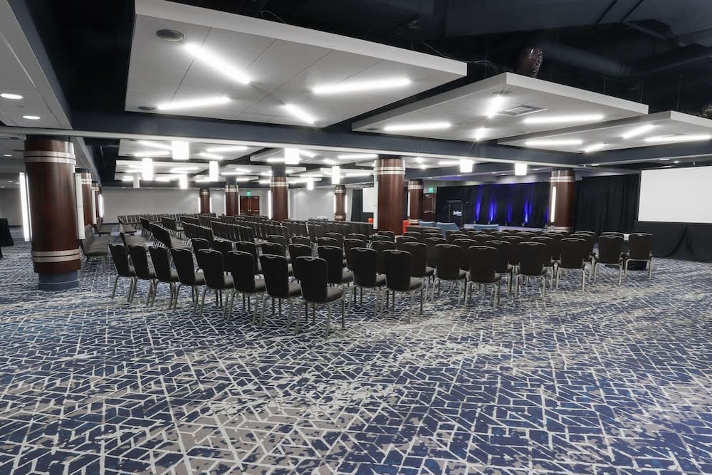 Radisson Plaza Hotel at Kalamazoo Center gallery photo in Kalamazoo, MI — image 33
