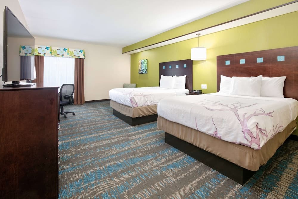 La Quinta Inn & Suites by Wyndham Dallas Grand Prairie South gallery photo in Grand Prairie, TX — image 42