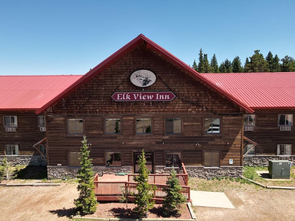 Elk View Inn featured exterior or lobby in Dayton, WY — similar hotel