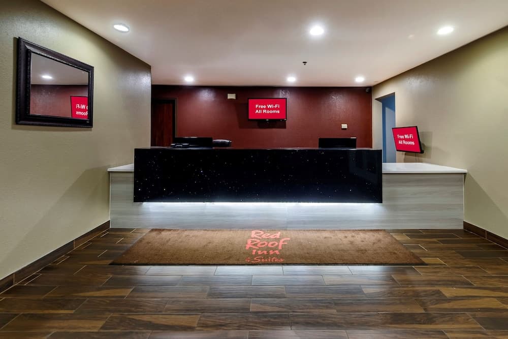 Red Roof Inn Osage Beach - Lake of the Ozarks property views in Osage Beach, MO — gallery photo 3