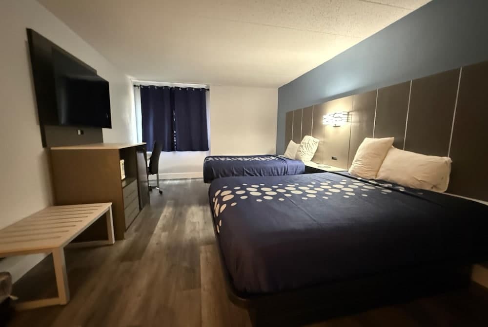 Coratel Inn and Suites La Crosse property views in La Crosse, WI — gallery photo 3