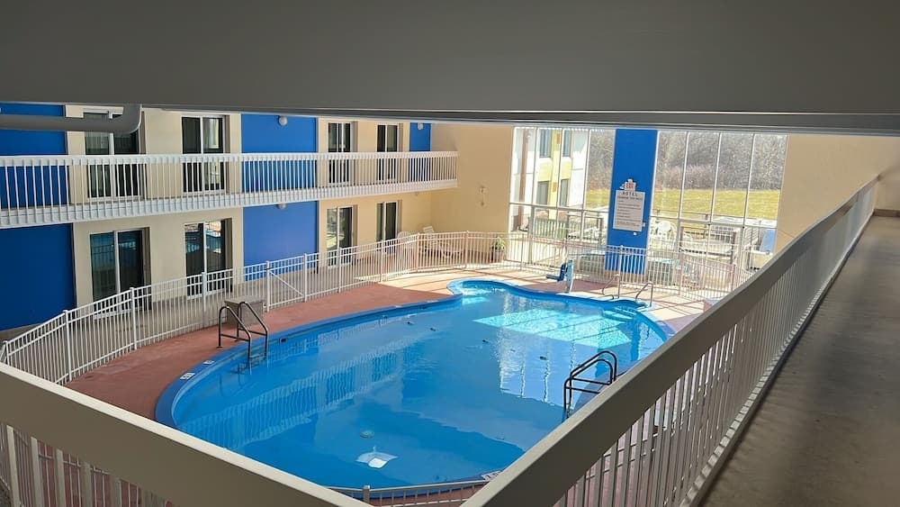 Days Inn by Wyndham Rock Falls interior in Rock Falls, IL — gallery photo 2