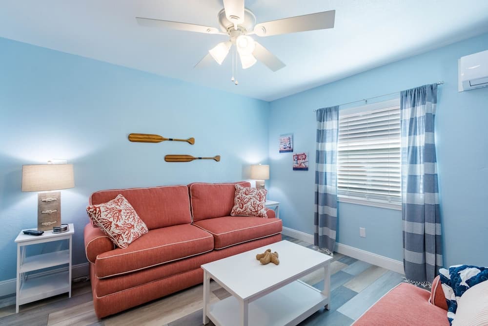 Upham Beach Inn property views in St. Pete Beach, FL — gallery photo 3