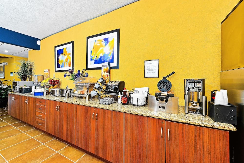 Microtel Inn & Suites by Wyndham New Braunfels gallery photo in New Braunfels, TX — image 9