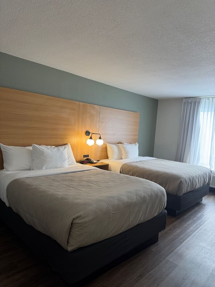 Quality Inn Orlando Near International Drive interior in Orlando, FL — gallery photo 2