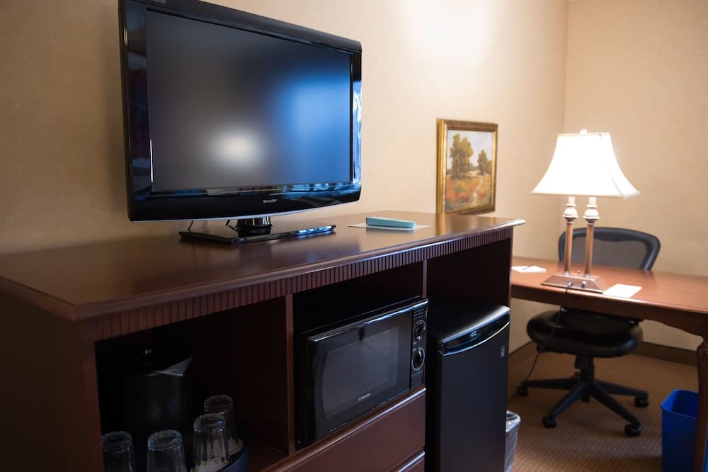 Grand Hotel at Bridgeport interior in Tigard, OR — gallery photo 2