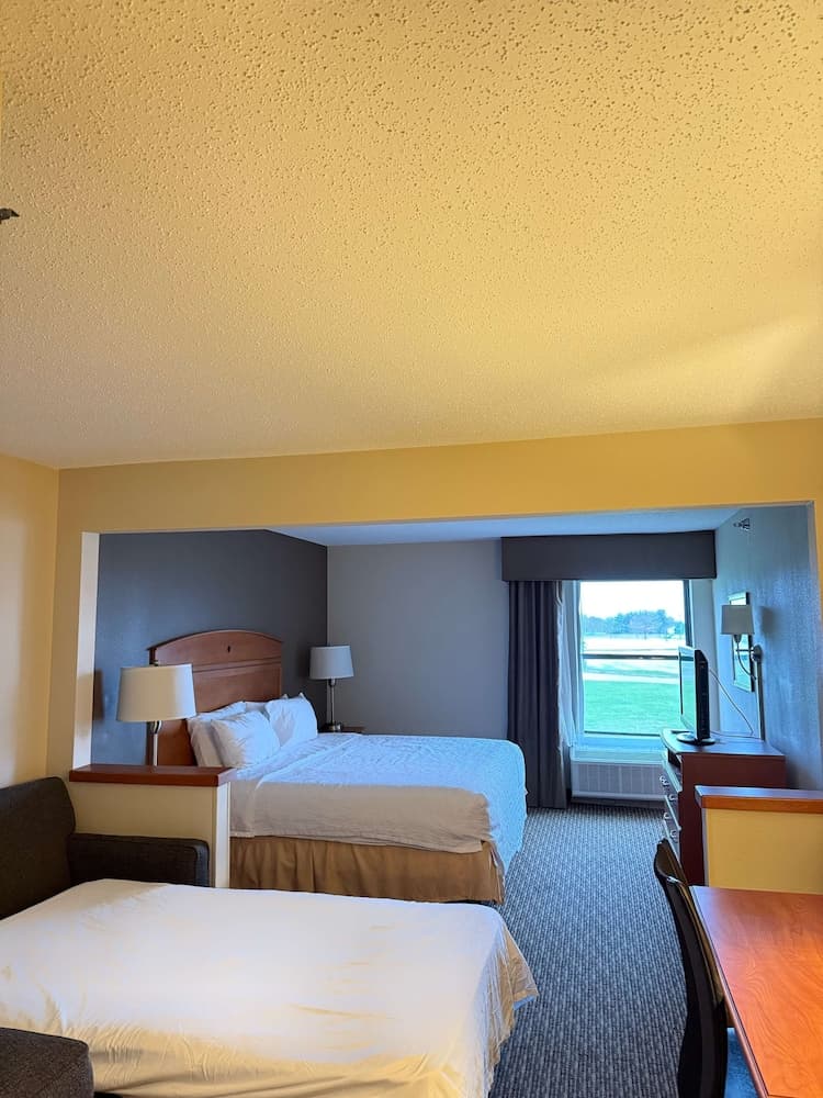 SureStay by Best Western Forsyth Decatur property views in Forsyth, IL — gallery photo 3