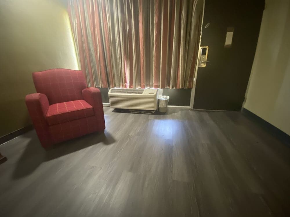 Americas Best Value Inn Wilson interior in Wilson, NC — gallery photo 2
