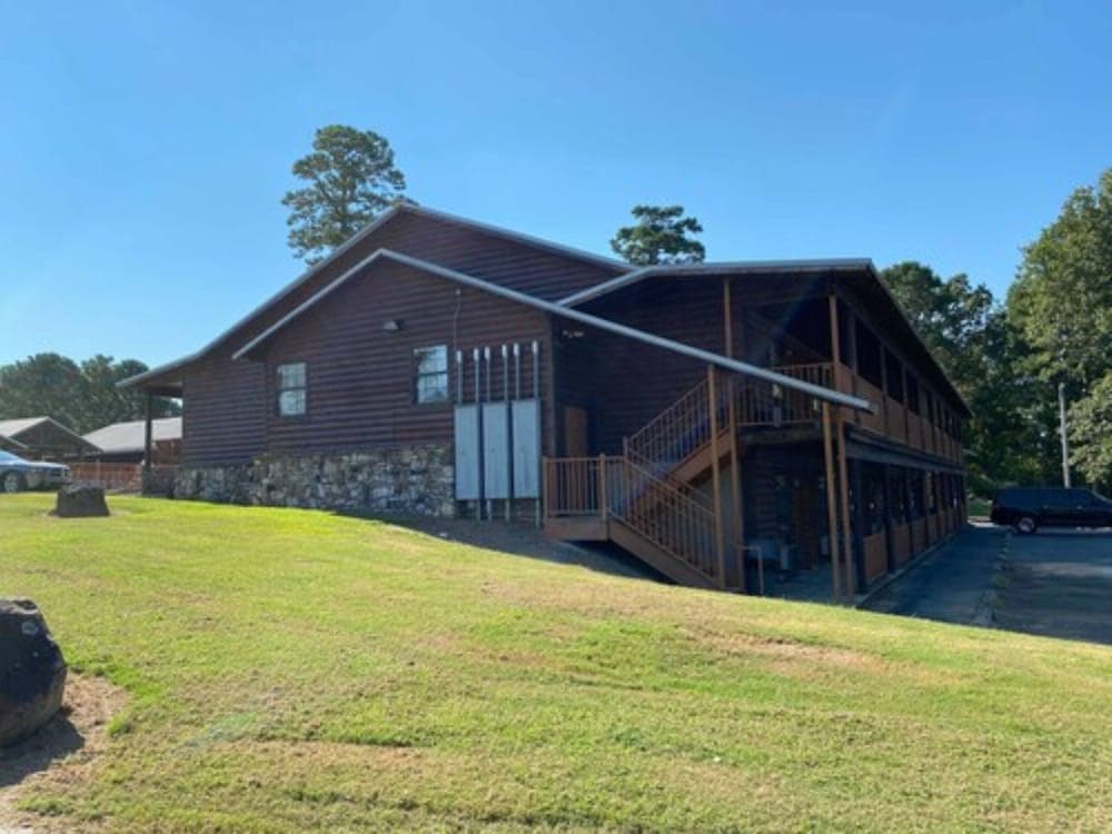 New Hochatown Lodge interior in Broken Bow, OK — gallery photo 2