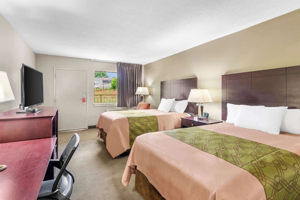 Brentwood Inn & Suites interior in Lynchburg, VA — gallery photo 2