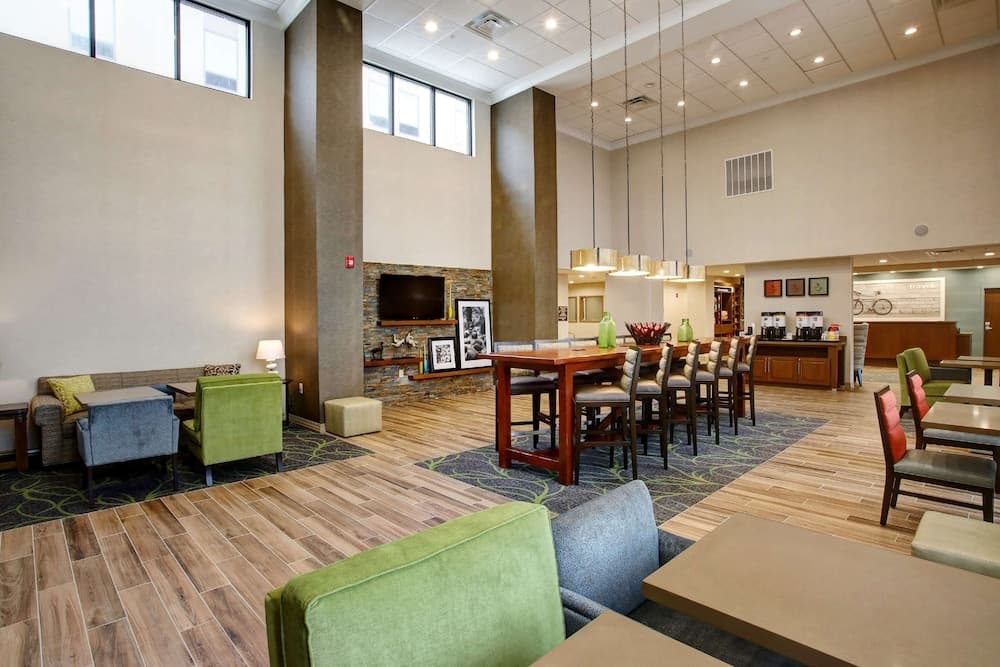 Hampton Inn & Suites Baltimore/Aberdeen interior in Aberdeen, MD — gallery photo 2