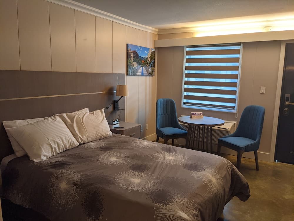 Stay Express Inn Chattanooga interior in Chattanooga, TN — gallery photo 2