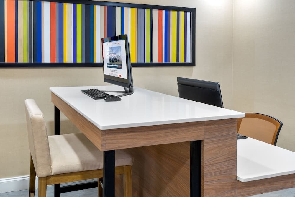 Holiday Inn Express & Suites Naples North - Bonita Springs by IHG gallery photo in Bonita Springs, FL — image 27
