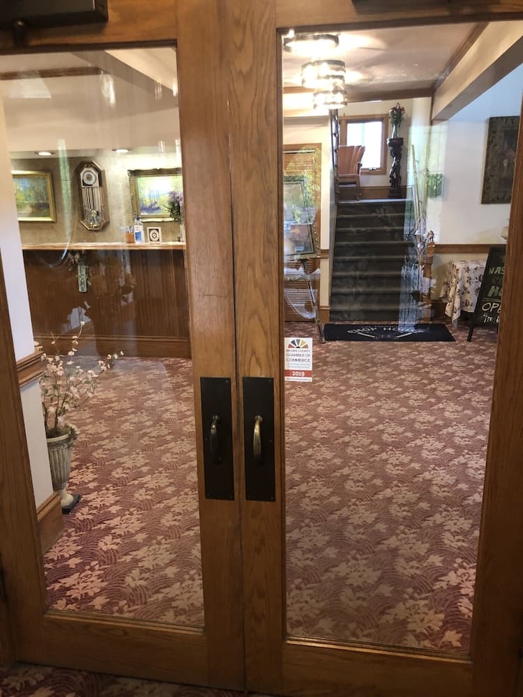 Hotel Nashville interior in Nashville, IN — gallery photo 2