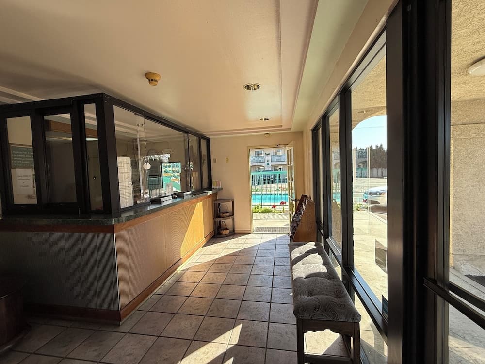 Fiesta Inn- Bell Gardens/ Los Angeles interior in Bell Gardens, CA — gallery photo 2