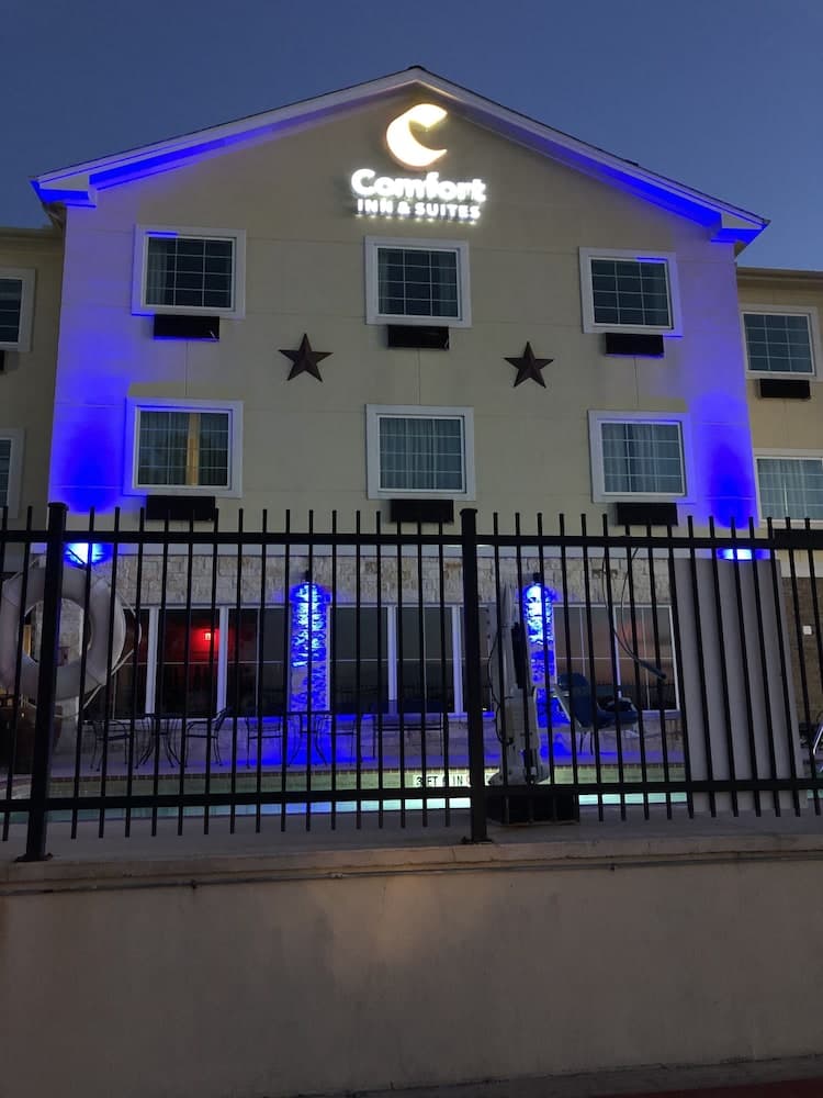 Comfort Inn & Suites Gatesville featured exterior or lobby in Gatesville, TX — similar hotel