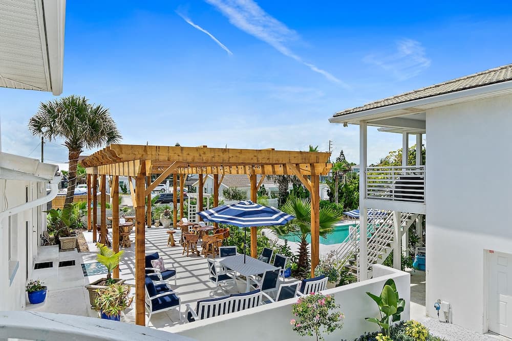 Golden Magnolia Resort & Spa interior in Flagler Beach, FL — gallery photo 2