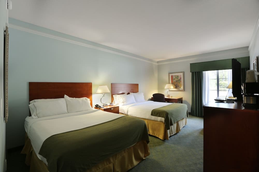 Holiday Inn Express Tampa N I-75 - University Area by IHG interior in Tampa, FL — gallery photo 2