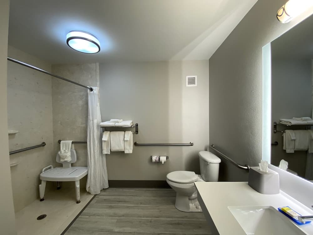 Holiday Inn Express & Suites Somerset Central by IHG interior in Somerset, KY — gallery photo 2