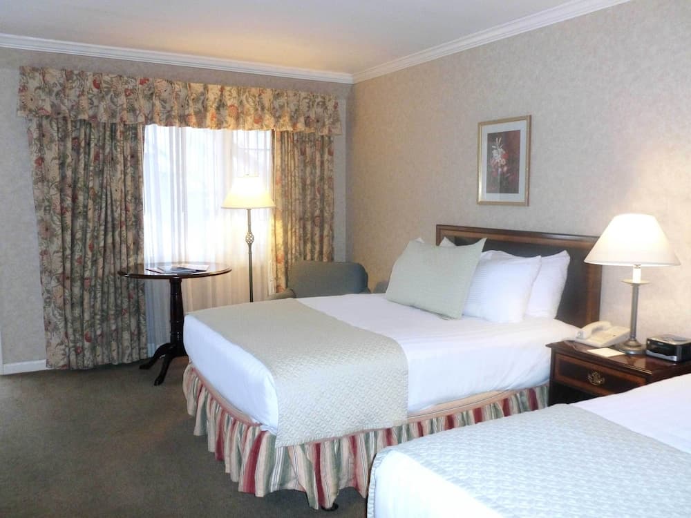 Stoweflake Mountain Resort & Spa property views in Stowe — gallery photo 3