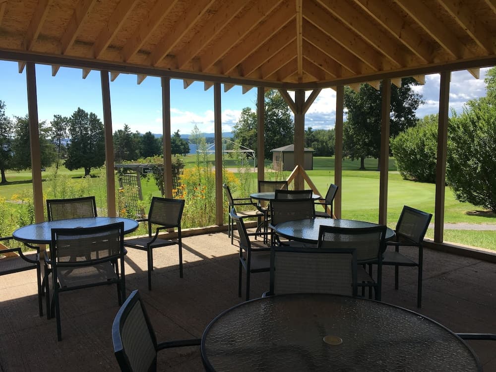 Bluff Point Golf Resort — hotel in Plattsburgh, New York