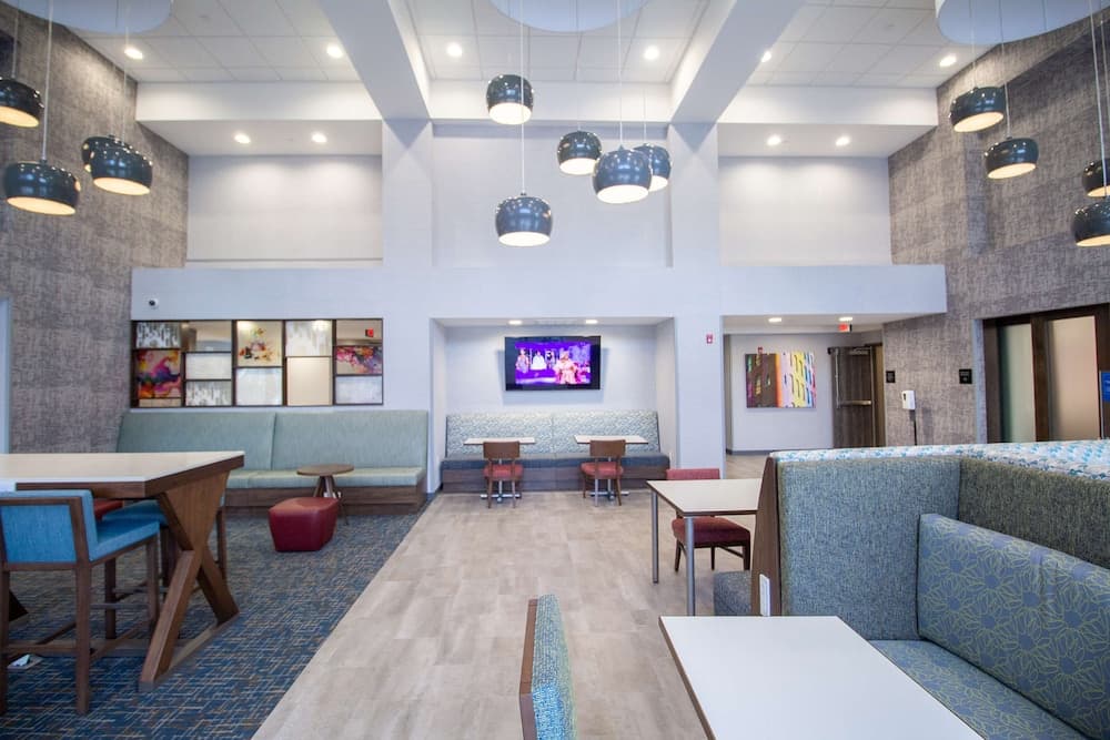 Hampton Inn & Suites North Attleboro gallery photo in North Attleboro — image 26