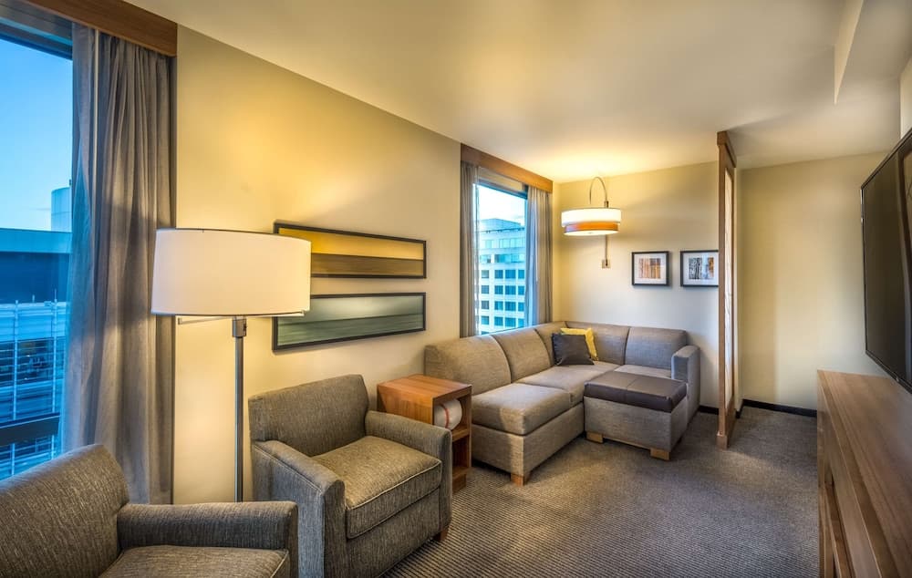 Hyatt Place Washington DC/National Mall interior in Washington, DC — gallery photo 2