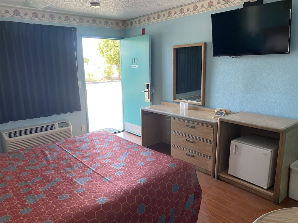 Chester Inn Motel - Near Adventure City property views in Stanton, CA — gallery photo 3