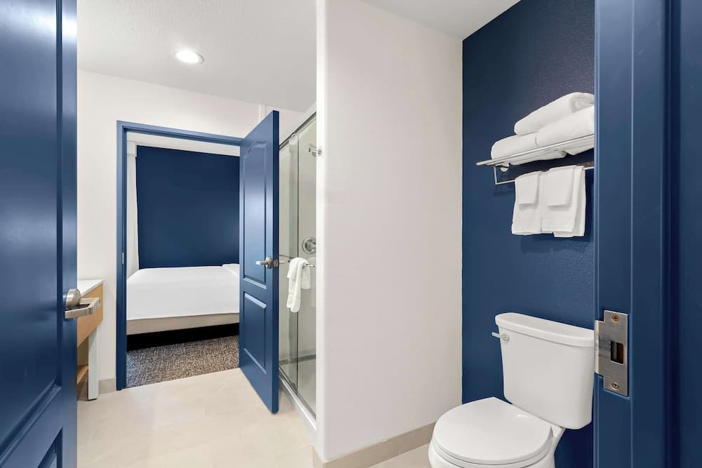 Spark by Hilton Missouri City property views in Missouri City, TX — gallery photo 3