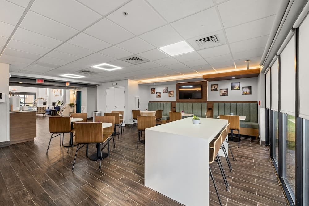 Clarion Pointe Lakeland I-4 gallery photo in Lakeland, FL — image 56