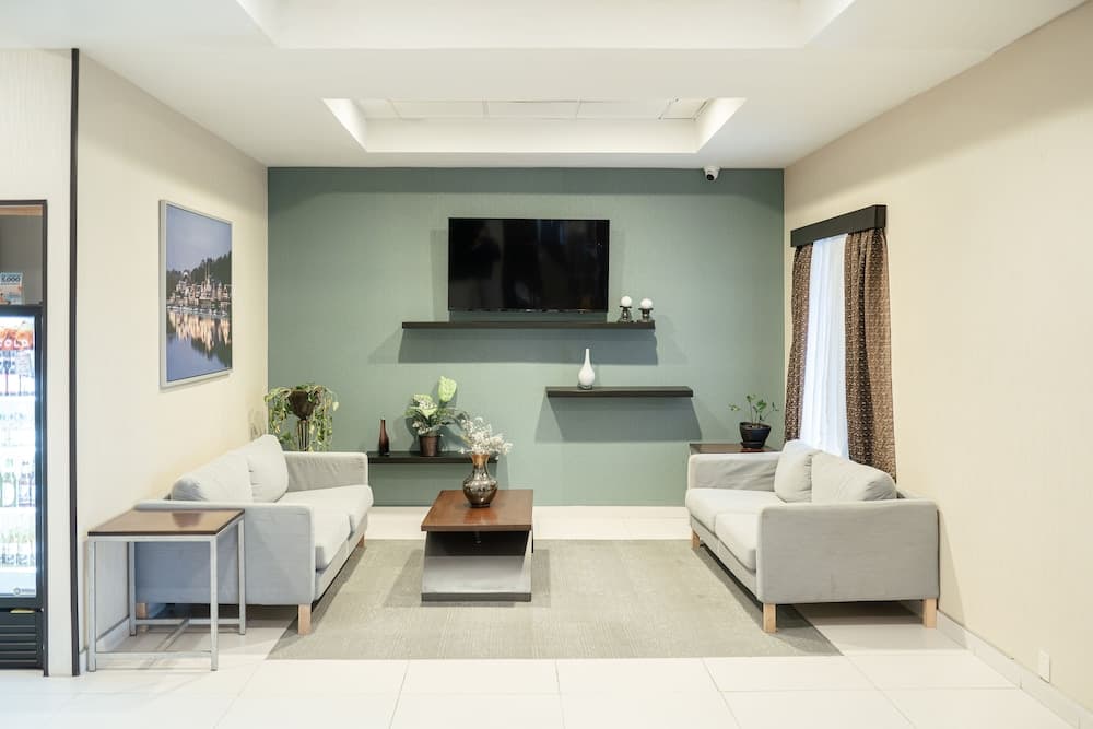 Spark by Hilton Bensalem Philadelphia interior in Bensalem, PA — gallery photo 2