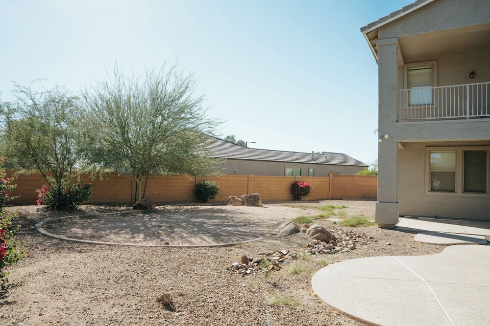 Large Family Home Near Phoenix gallery photo in Buckeye, AZ — image 9