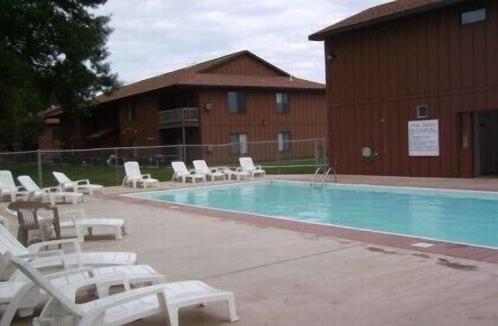 Village West Resort & Hotel property views in Spirit Lake, IA — gallery photo 3